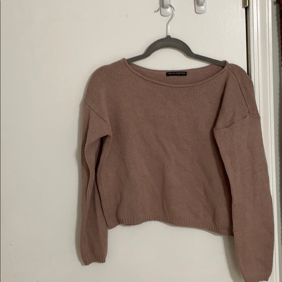 Brandy Melville Slightly Cropped Sweater - Picture 3 of 4
